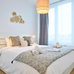 Charming In Heart Of Grand Place Брюссель