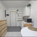Nid Douillet Et Chaleureux Appartement