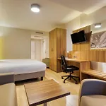 Hotel Schuman By Ihg 4*