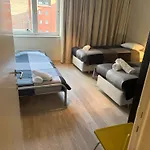 Comfortable Two Bedroom In Center Lejlighed *