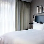 Pillows Centre 4*