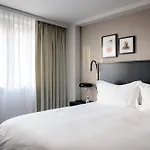 Pillows Centre מלון