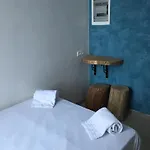 Midi 81 Hostel