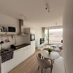 Sejour Lumineux Avec Balcon Апартаменты *