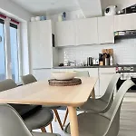 Tiny House Avec Terrasse Privee, 10 Mins Du Centre ブリュッセル