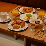 9hotel Chelton 4*
