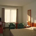 Le Dome Hotel