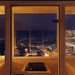 Hotel The 4*