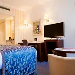 Le Châtelain Hotel 5*
