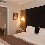 B-aparthotel Grand Place 4*
