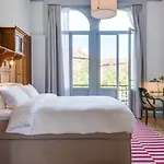 Europea Newton Boutique Residences Hotel