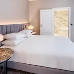 Hilton Grand Place 4*