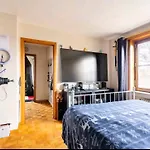 Villa&wellness Area Jacuzzi Sauna Massage Table Villa