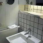Esperance Hotel 3*
