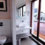 B-aparthotel Grand Place 4*