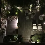 Bed & Breakfast Fish Market 3*