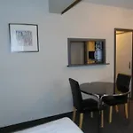 Wellington 3*