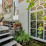 Bed & Breakfast Fish Market 3*
