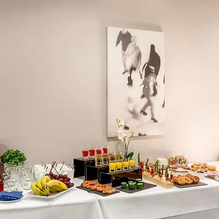 Hotell Nh Carrefour De L'europe