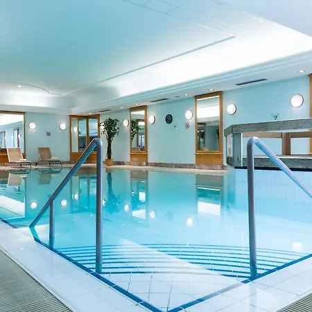 Renaissance Hotel 4*