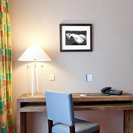 New Charlemagne Hotel