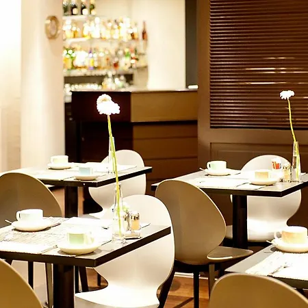 New Charlemagne 호텔