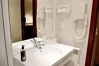9hotel Chelton