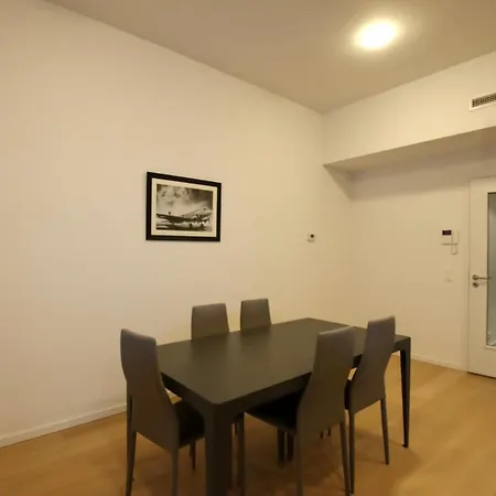 European Institutions بروكسل