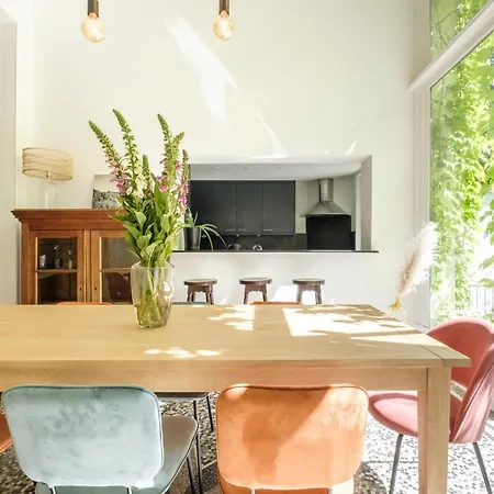 Couette-café The Good House 3*