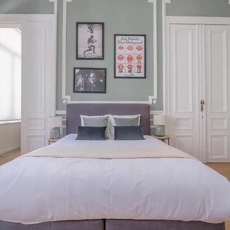 Couette-café The Good House 3*