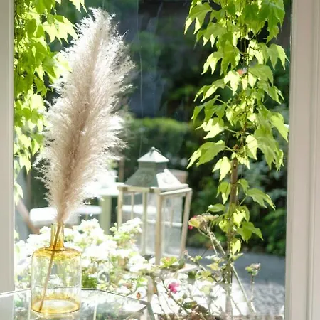 The Good House Couette-café 3*