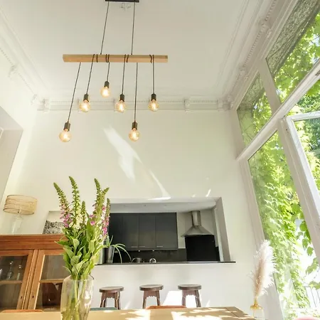 Couette-café The Good House 3*