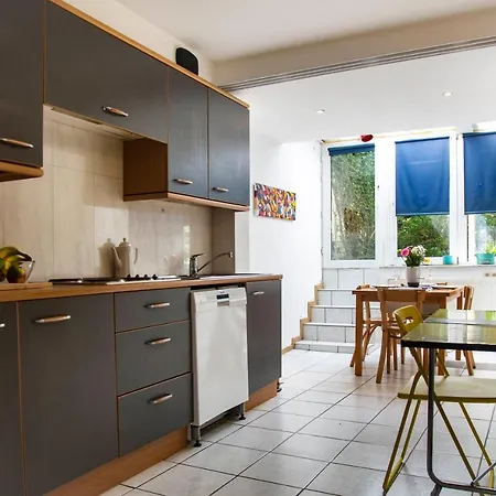 Chatelain Charming Studio *