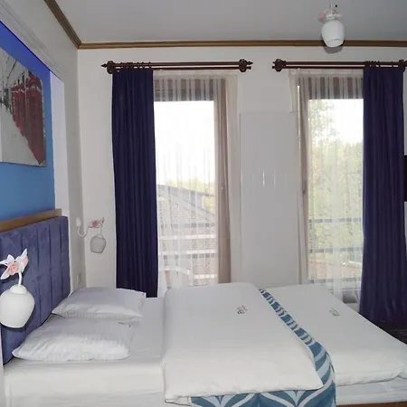 Fly Nezzo Lounge Brussels Bed & Breakfast