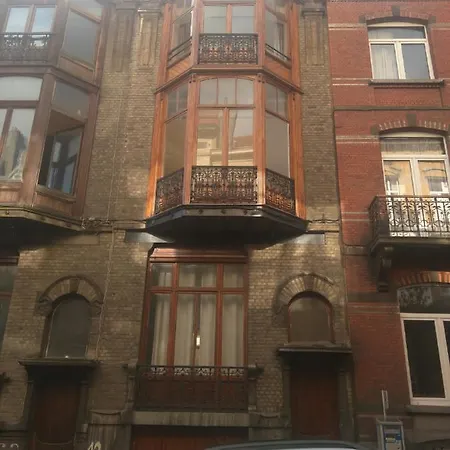 Art Nouveau Floral Διαμέρισμα *