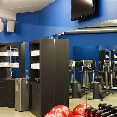 Aloft Schuman Отель