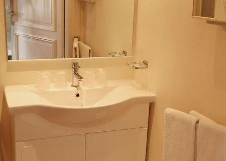 Botanique Hotel 2*