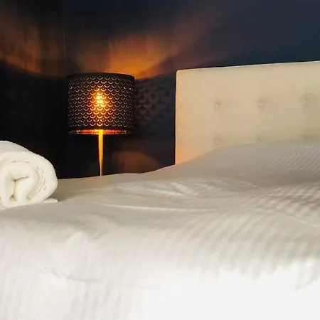By Foot! Authenticity & Luxury Nearby Apartment