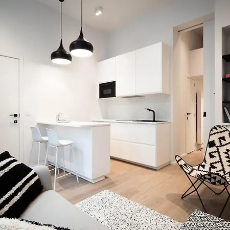 Fully Equipped Near Place Stephanie *