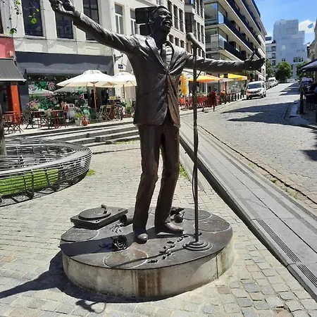 Jacques Brel Apartmán *