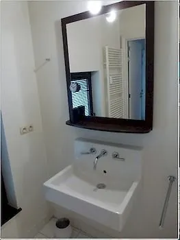 Apartment Yawn *