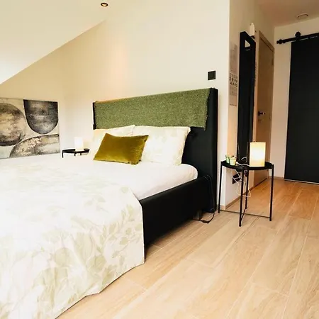 Palace Expo Апартаменты