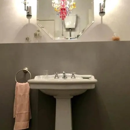 度假居 Spacious Apartment With Live Plants 布鲁塞尔