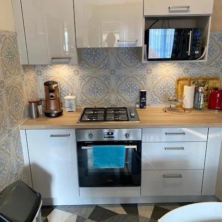 One-bedroom Near Atomium Apartman *