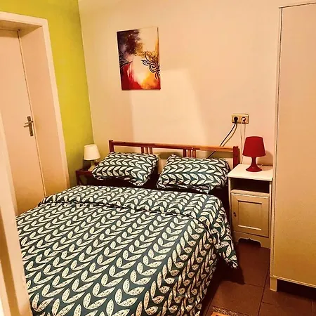 - Eu Commission 4 Bedrooms And Garden Barbecue *