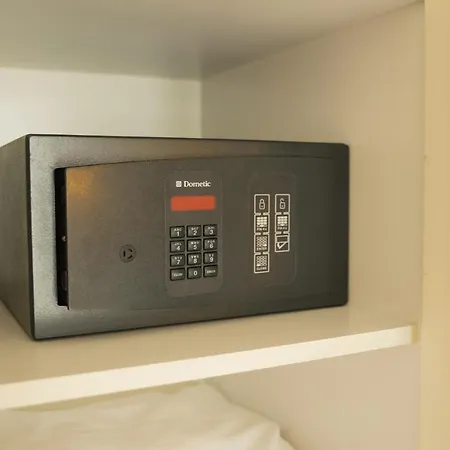 Ξενοδοχείο με διαμερίσματα B-aparthotel Grand Place 4*
