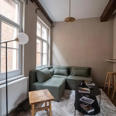 Charming House In Le Sablon アパート
