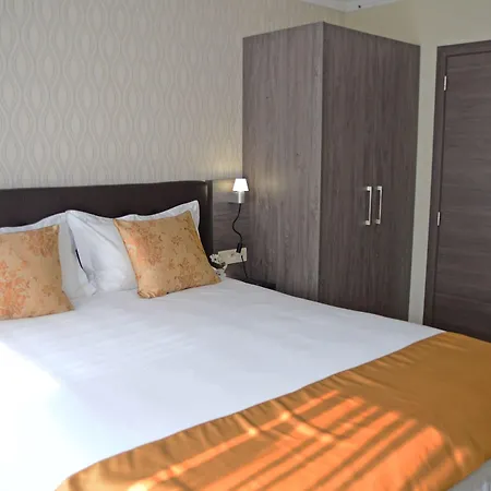Hotel The Helmet 2*
