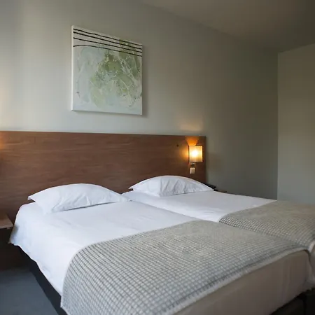 Hotel Du Congres 3*