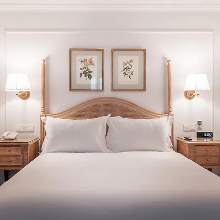 Manos Stephanie Hotel 4*